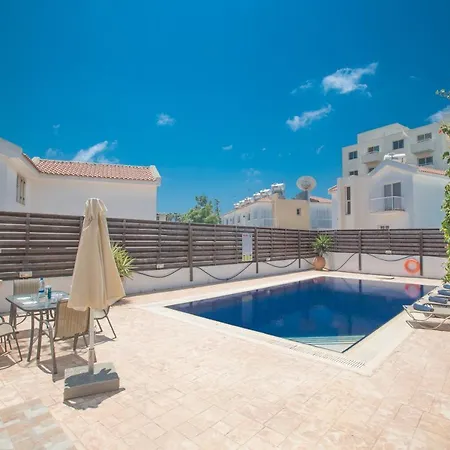 بيت للعطل Miria Luxury